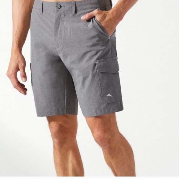 Tommy Bahama Cayman Isles IslandZone® 10-Inch Cargo Shorts - Picture 1 of 10